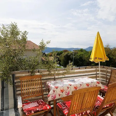 Classic And Trendy With Terrace - Two Bedroom With Terrace Pinezići