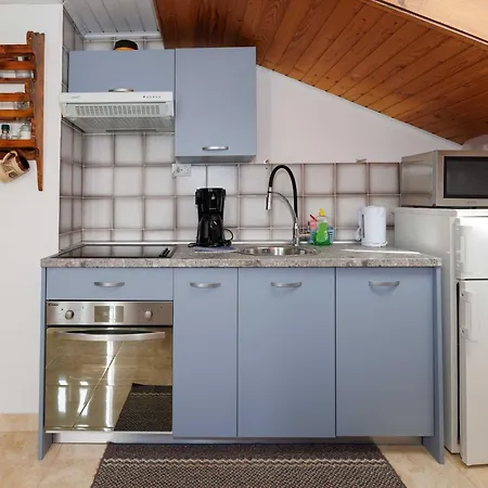 Classic And Trendy With Terrace - Two Bedroom With Terrace Lejlighed Pinezići