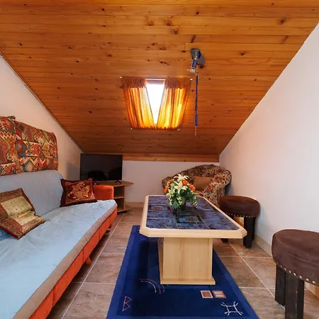 Classic And Trendy With Terrace - Two Bedroom With Terrace アパート Pinezići