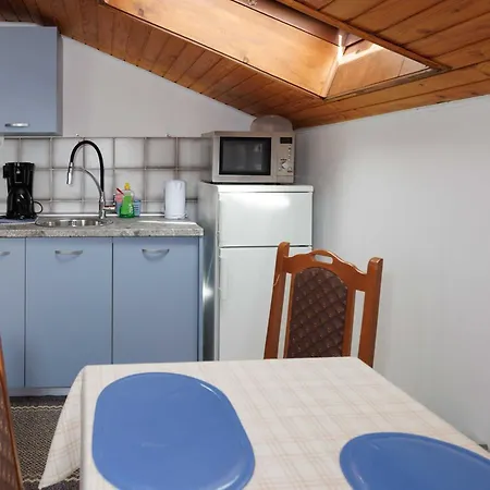 Classic And Trendy With Terrace - Two Bedroom With Terrace Διαμέρισμα Pinezići