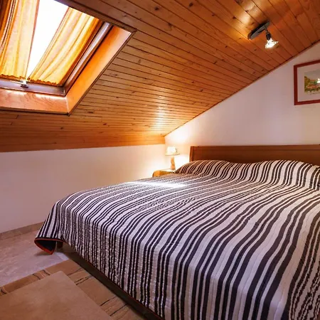 Διαμέρισμα Classic And Trendy With Terrace - Two Bedroom With Terrace Pinezići
